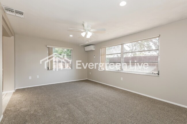 Building Photo - 11640 Rock Ln