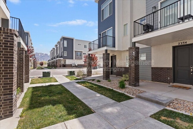 Building Photo - 2342 Leigh Ln