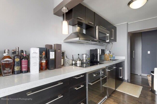 Building Photo - 10 E Ontario St