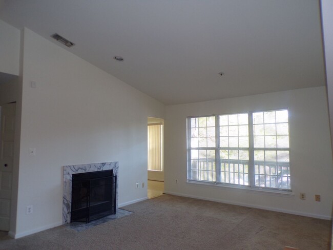 Building Photo - ** APP accepted AS OF 04.13** Bowie - 2 be...