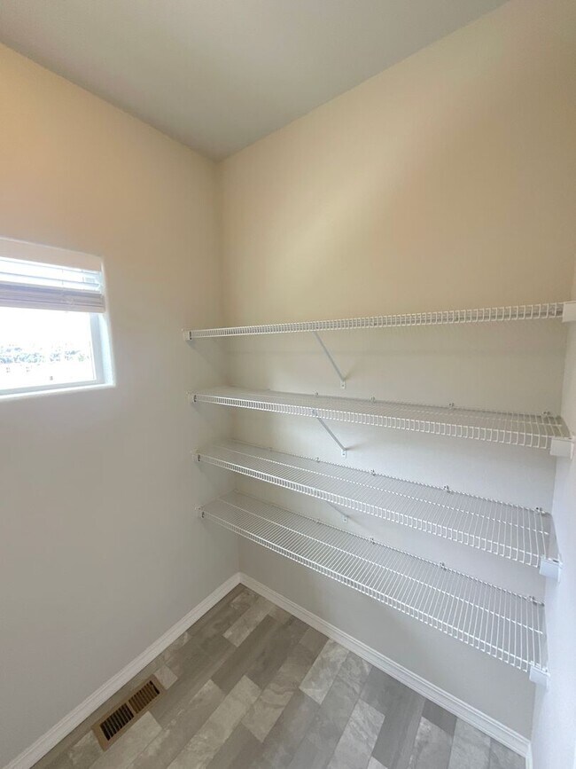 Building Photo - 2 Bedroom Home Available Near S Union Blvd & Martin Luther Kings Jr Bypass!