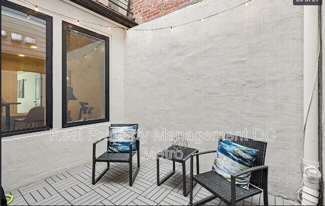 Building Photo - 811 Upshur St NW