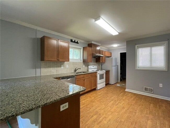 Building Photo - 2352 Arrow Cir