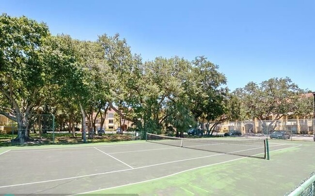 Building Photo - 2460 NW 33rd St