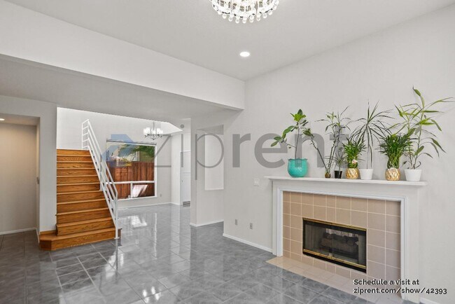 Building Photo - 914 Vista Pointe Dr