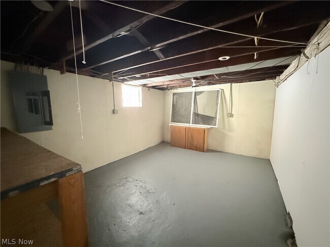 Building Photo - 2140 12th St SW