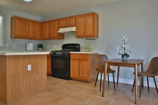 Building Photo - 717 Blair Ave