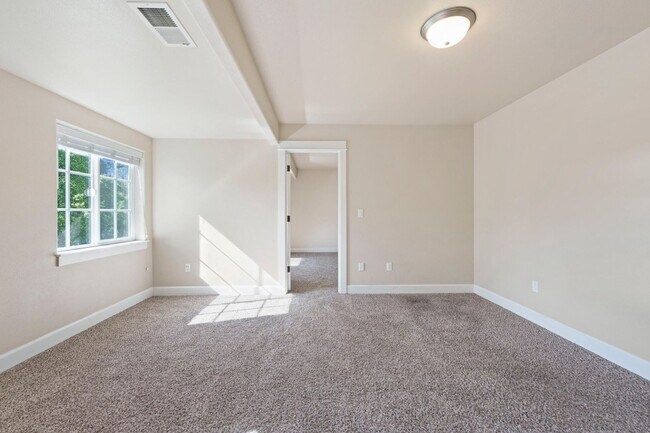 Building Photo - Charming Northwest Crossing Townhome!