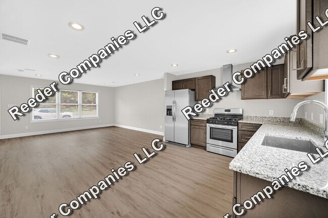 Building Photo - 1032 167th St