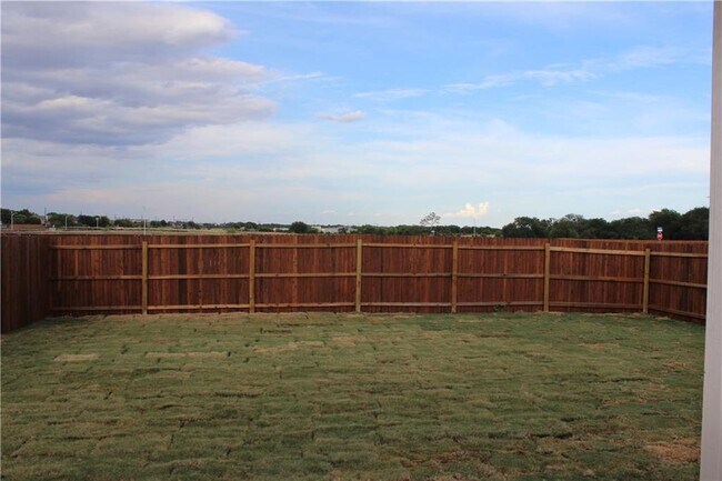 Building Photo - 525 Coffee Berry Dr