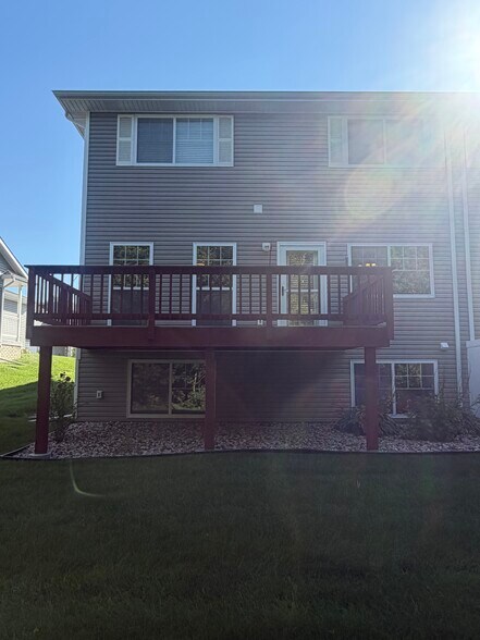 Building Photo - 8200 Broken Ridge Dr
