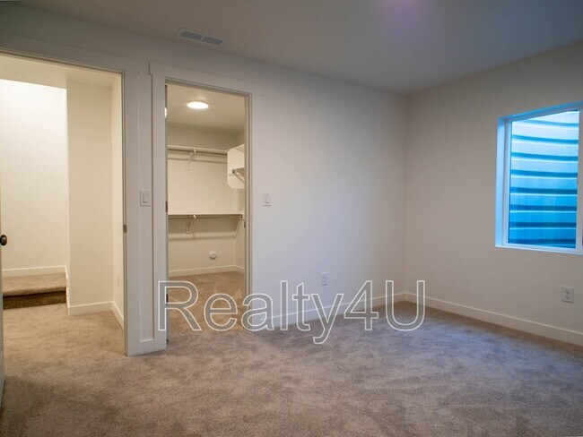 Building Photo - 3545 Hardman Way