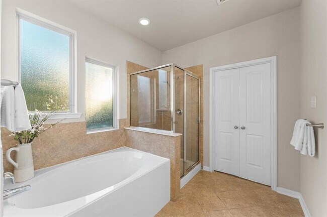 Building Photo - 9415 Vista Falls Ct