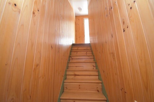 Building Photo - Two Bedroom Home with Carport, Laundry & more!