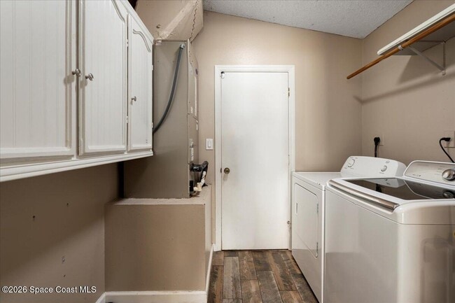 Building Photo - 2667 Deercroft Dr