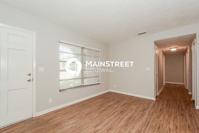 Building Photo - 3 Bedroom Pet-Friendly Home in Tampa, FL w...