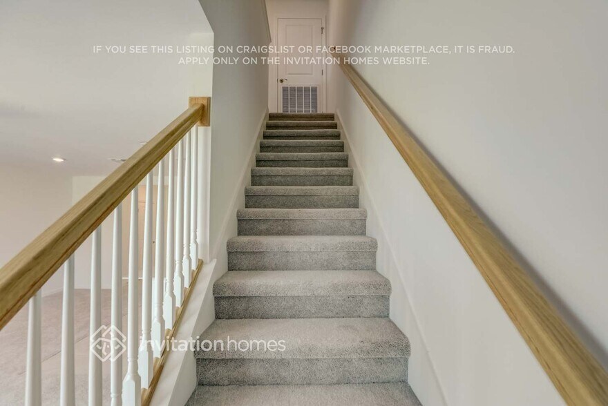 Building Photo - 2017 E Landings Wy