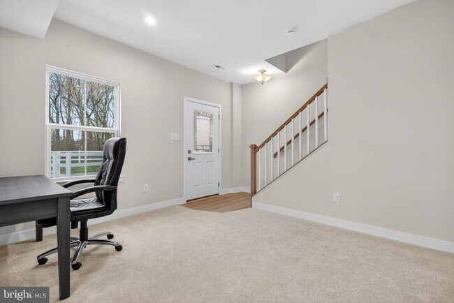 Building Photo - 54 Sidney Ln