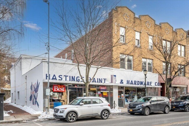 Building Photo - 548 Warburton Ave