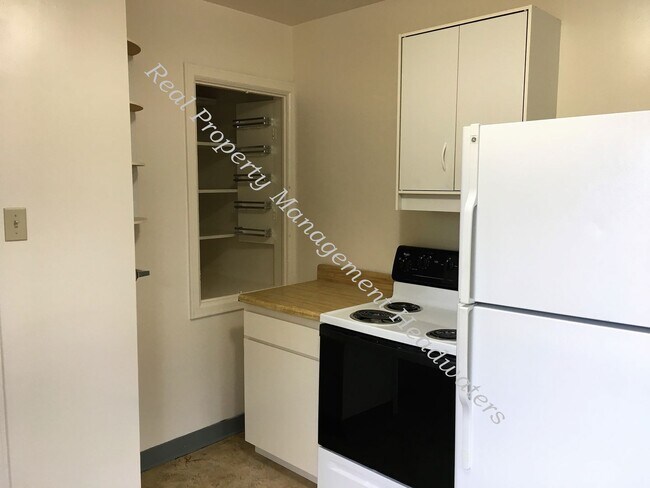 Building Photo - 3 Bedroom House for Rent