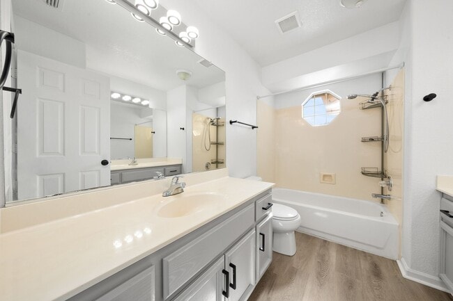 Building Photo - Charming 4 Bed 2.5 Bath Home in Roseville, CA
