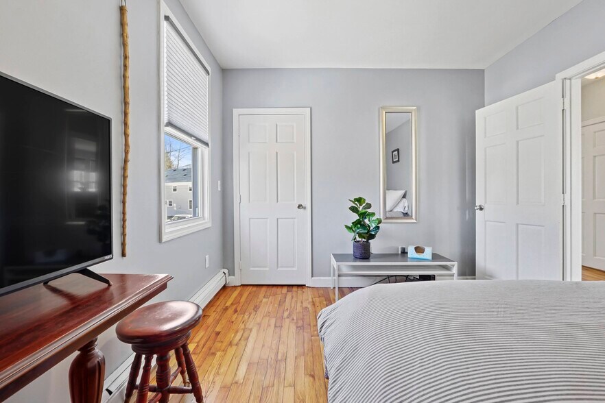 Building Photo - 372 Broadway