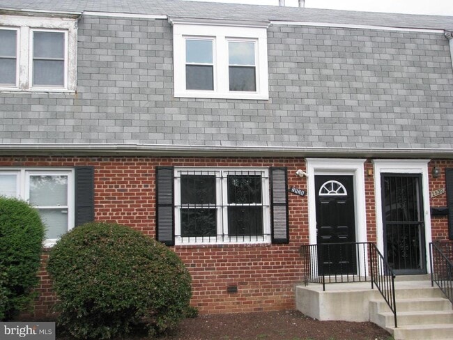 Building Photo - 2528 Iverson St