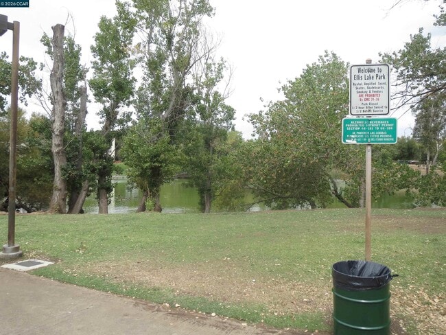 Building Photo - 1591 Ellis St