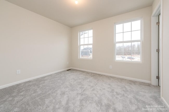 Building Photo - 2801 Willow Ct