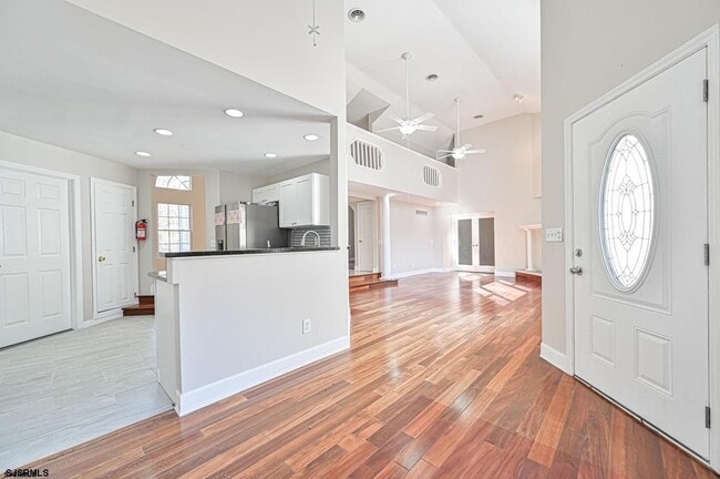 Building Photo - 712 2nd Ave