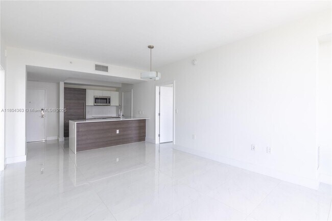 Building Photo - 301 Altara Ave
