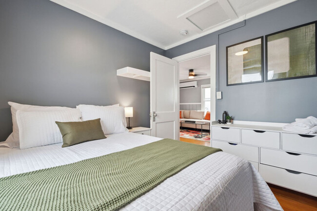 Building Photo - 9 N St