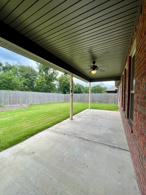 Building Photo - 2903 SW Briar Creek Ave