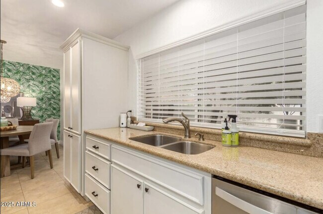 Building Photo - 15849 N 49th Pl