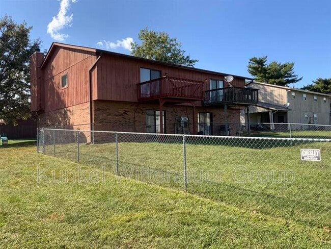 Building Photo - 700 Ganim Dr