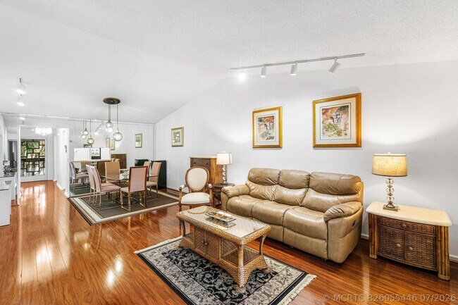 Building Photo - 10137 Mangrove Dr