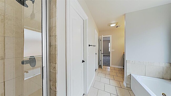 Building Photo - 15304 Blue Jay Dr
