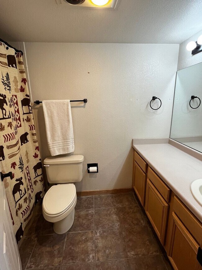 Building Photo - 980 Lakepoint Dr