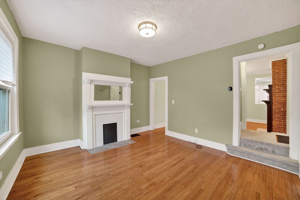 Building Photo - 5822 Bryant St