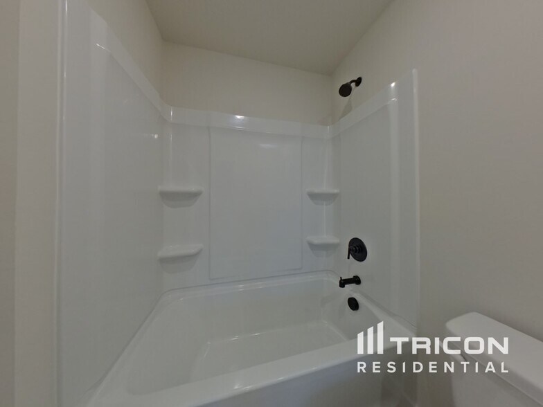 Building Photo - 1217 Crested Iris St