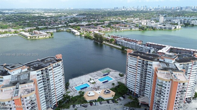 Building Photo - 1351 NE Miami Gardens Dr