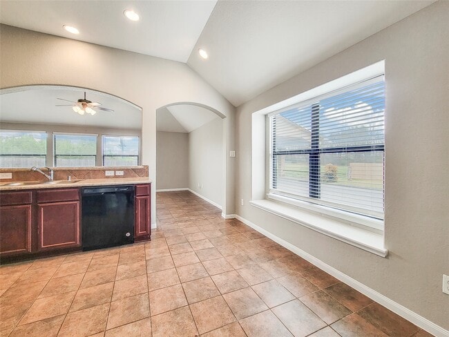 Building Photo - 18428 Sunrise Oaks Ct