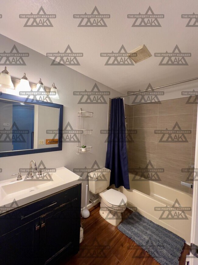 Building Photo - 28th Ave 1215-