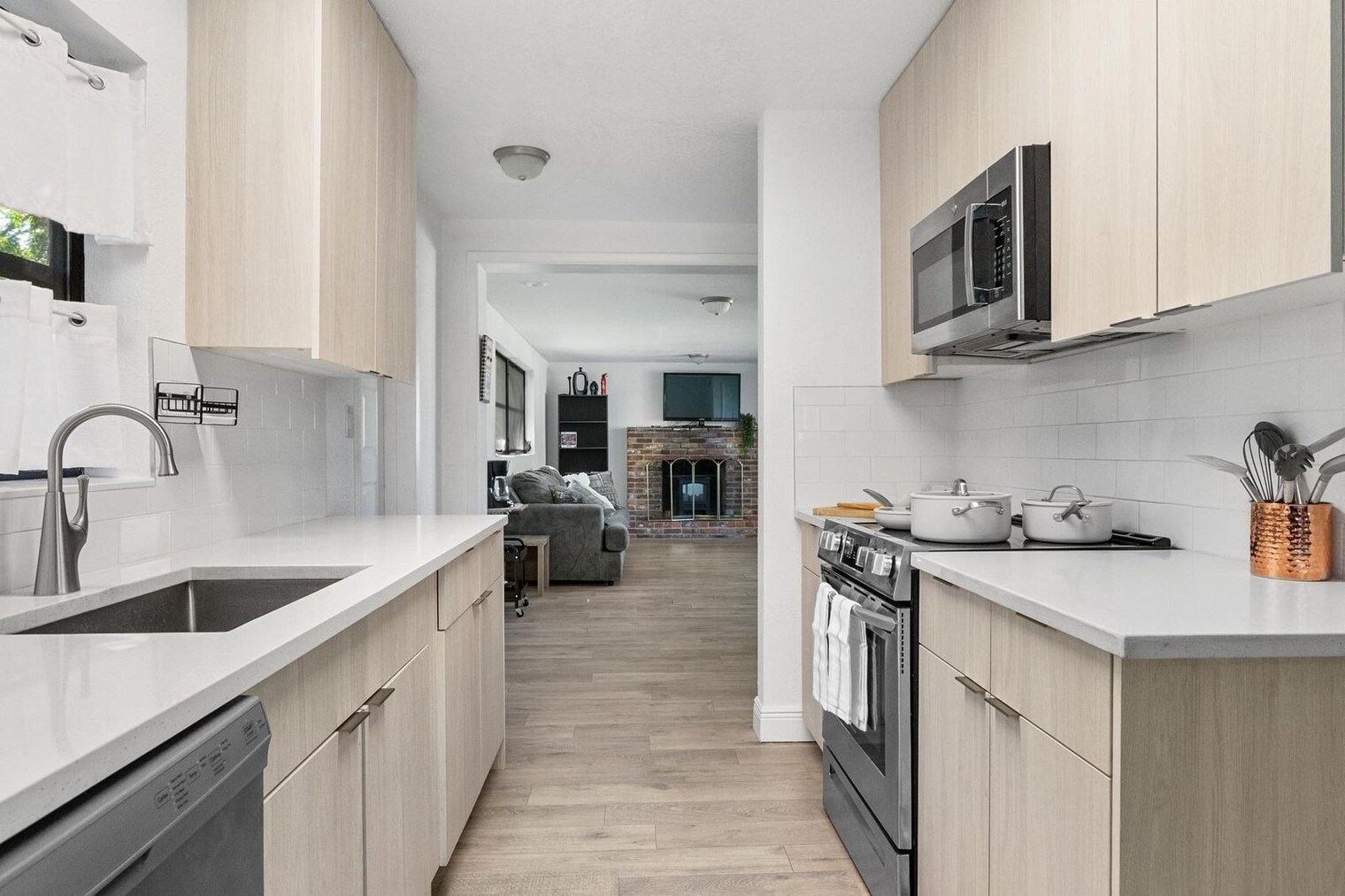 Building Photo - 919 Ave S SE