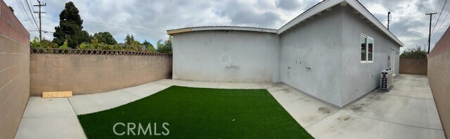 Building Photo - 1907 W 154th Pl