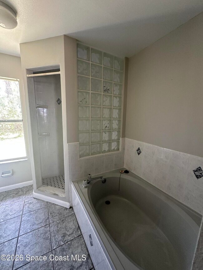 Building Photo - 1100 Ipswich St NW