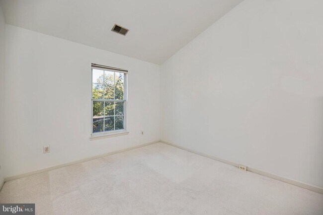 Building Photo - 11485 Carriage Gate Ct