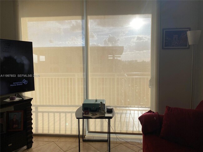 Building Photo - 2425 SW 27th Ave