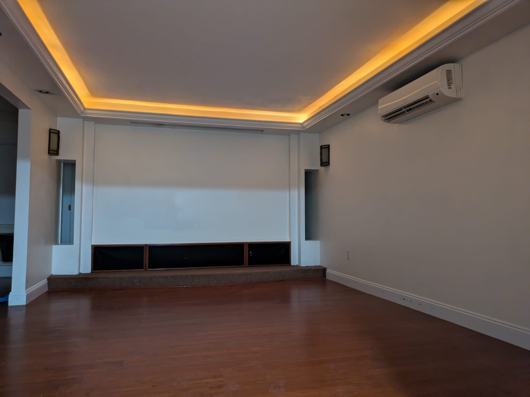 Building Photo - 8021 Sandberry Blvd