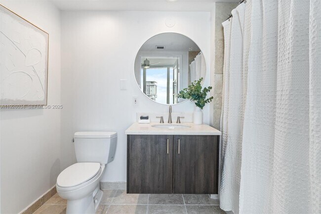 Building Photo - 333 Las Olas Way